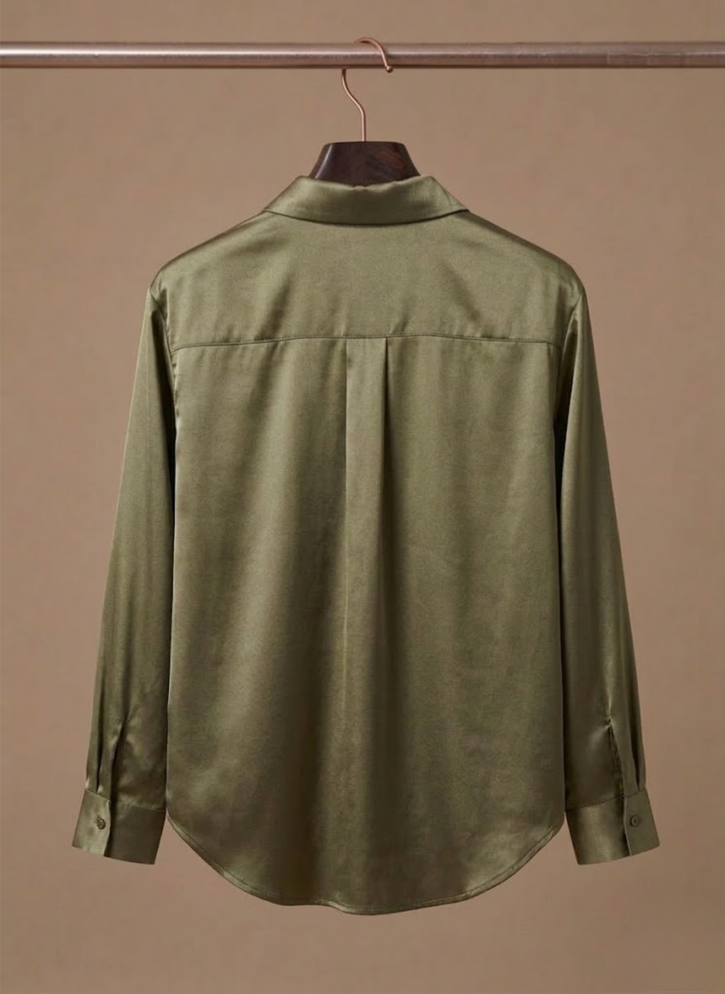 Elegant Satin-Look Shirt With Collared Neckline