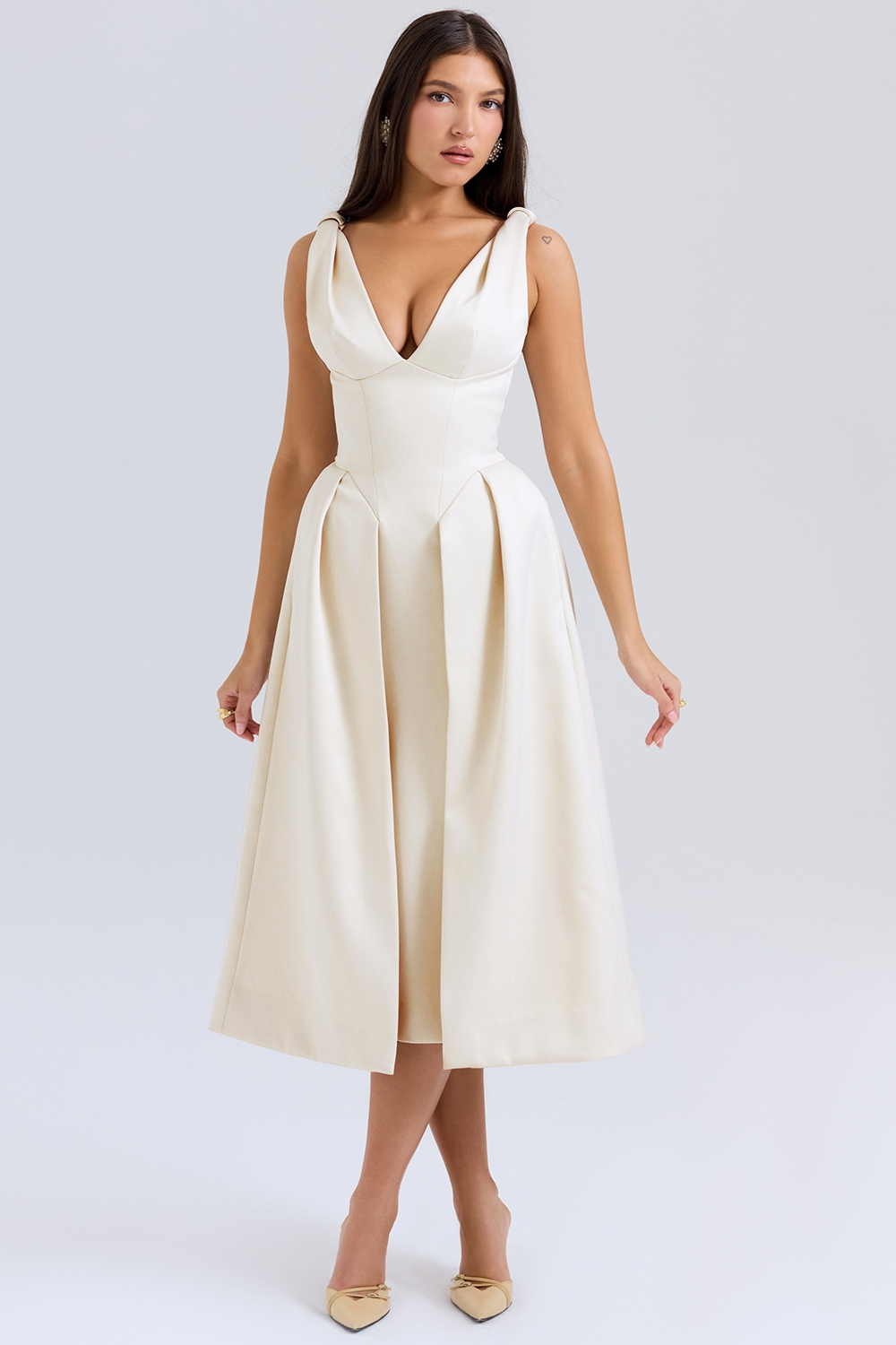 Satin-Look Finish Dress With V-Neck Corset-Style Evening