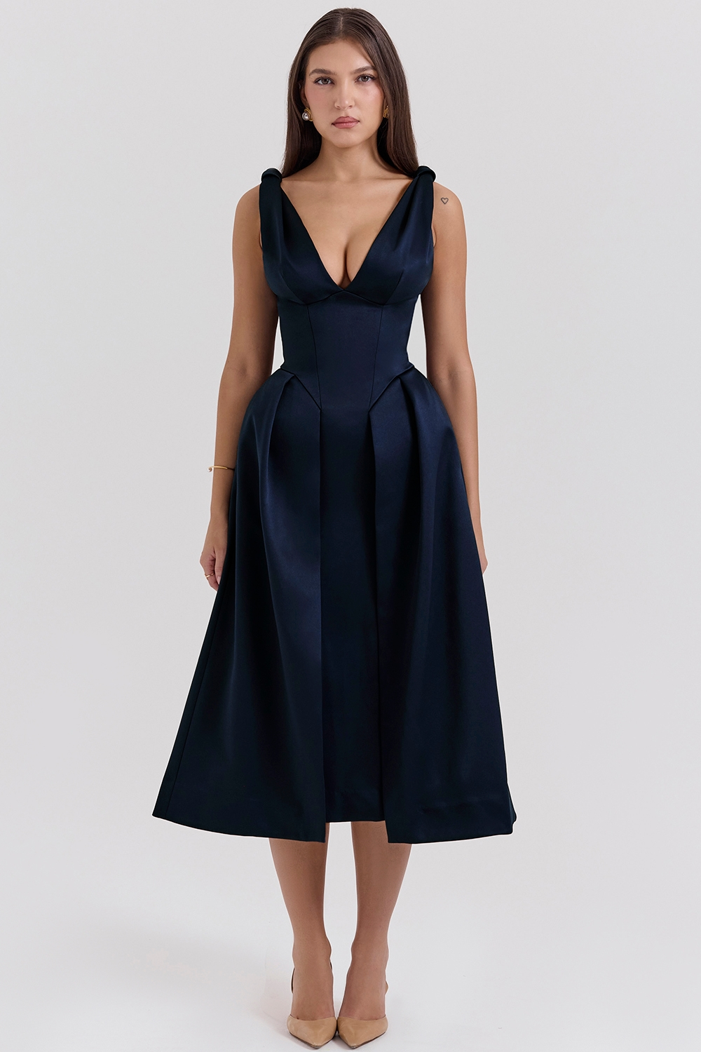 Satin-Look Finish Dress With V-Neck Corset-Style Evening