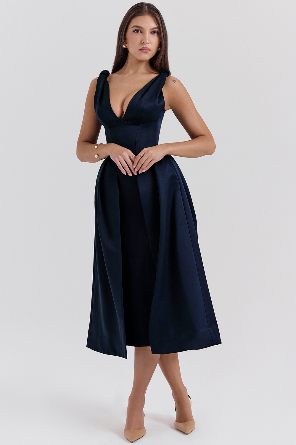 Satin-Look Finish Dress With V-Neck Corset-Style Evening